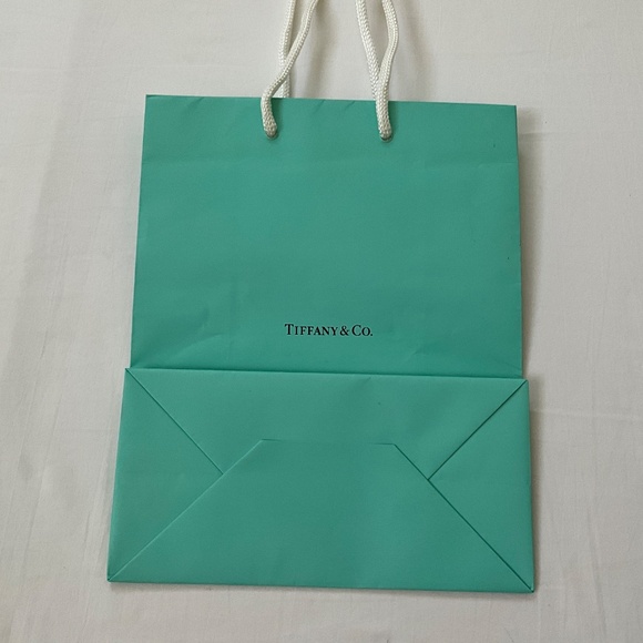 TIFFANY & CO. Lot of 3 Shopping Bags & 4 Ribbons - Picture 5 of 13